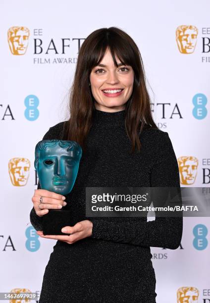 Emma Mackey poses with the EE Rising Star Award during the 2023 EE BAFTA Film Awards, held at the Royal Festival Hall on February 19, 2023 in London,...