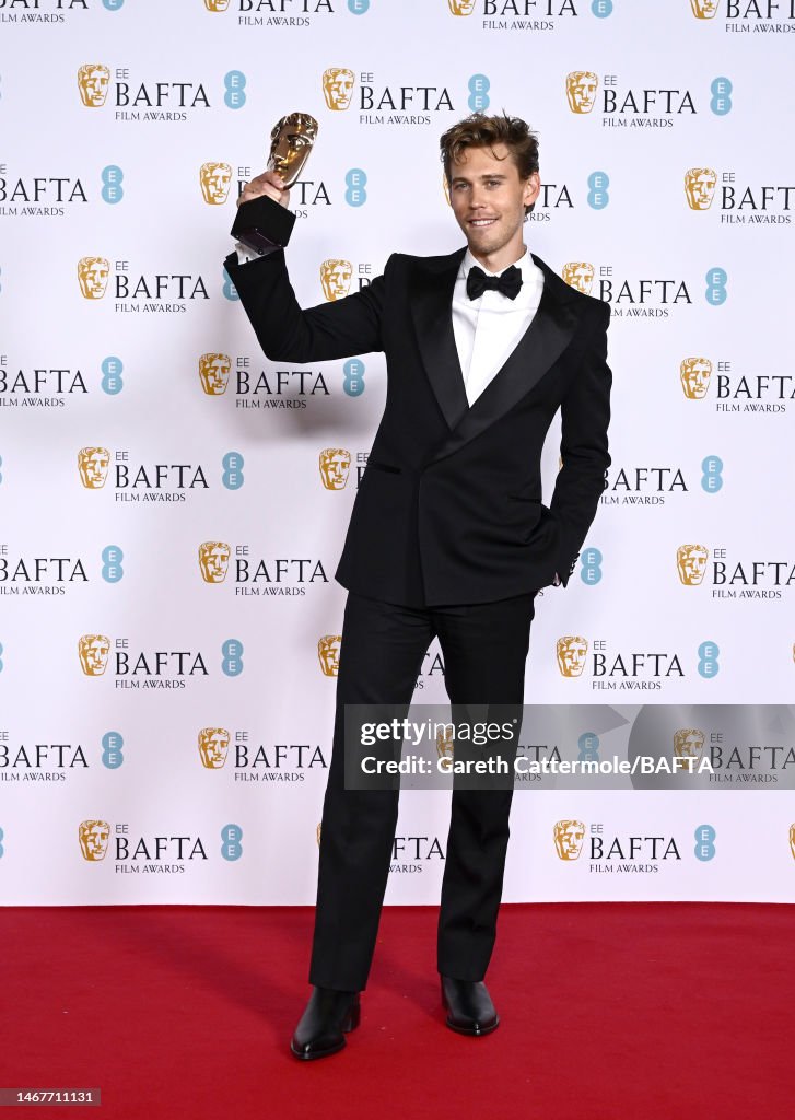 https://media.gettyimages.com/id/1467711131/photo/ee-bafta-film-awards-2023-winners-room.jpg?s=1024x1024&w=gi&k=20&c=Iyv7WmV19dnocoYy-deqotmcD8bLfySLc4vZzT-W8zg=