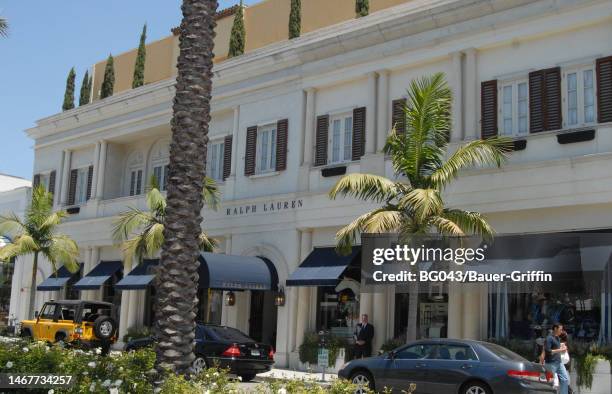 Rodeo Drive Stores Photos and Premium High Res Pictures - Getty Images