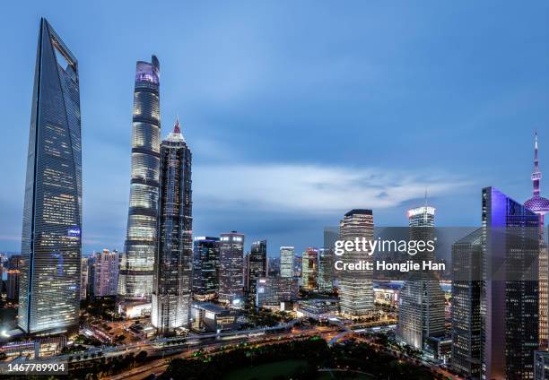 urban architecture in shanghai, china - 夜景 stock pictures, royalty-free photos & images