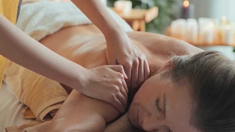 https://media.gettyimages.com/id/1467869061/video/woman-receiving-back-massage-in-spa.jpg?b=1&s=640x640&k=20&c=M6E1gOFpu6kBbZZ4rEzY_6qFnKD_CXcIOASuzC9QqkU=