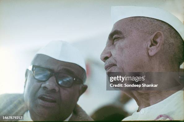 Chaudhary Charan Singh speaking to an unidentified politician during