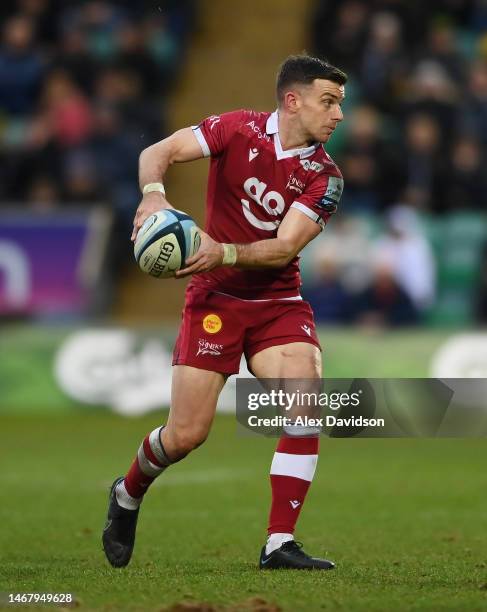 George Ford of Sale Sharks looks to pass during the Gallagher Premiership Rugby match between Northampton Saints and Sale Sharks at Franklin's...