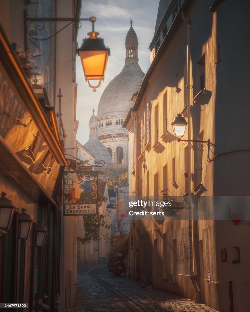 Golden hour feels in Monmartre, Paris, France