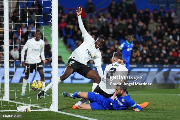 Borja Mayoral of Getafe CF scores the team's first goal during the LaLiga Santander match between Getafe CF and Valencia CF at Coliseum Alfonso Perez...