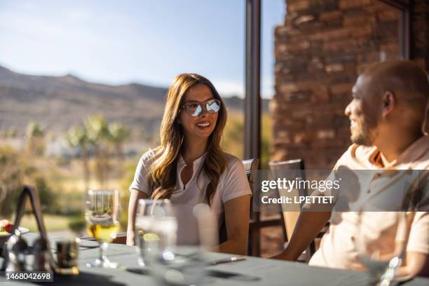 dinning at the country club - country club stockfoto's en -beelden