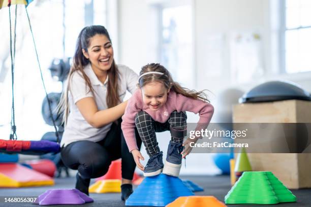 fisioterapia infantil - terapia ocupacional - fotografias e filmes do acervo