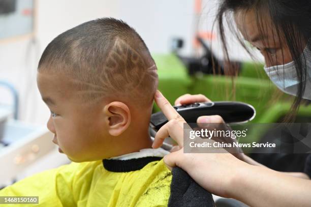 334 Boy Asia Barber Photos and Premium High Res Pictures - Getty Images 334 Boy Asia Barber Photos and Premium High Res Pictures - Getty Images