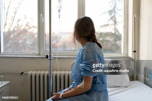 patient woman i̇n hospital room - hopelessness stock pictures, royalty-free photos & images
