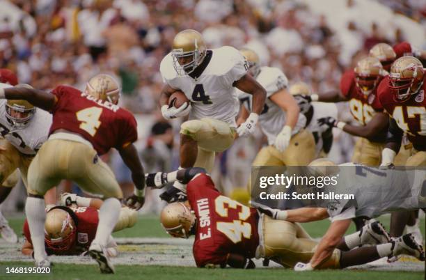 Lee Becton, Running Back for the Notre Dame Fighting Irish in motion running the football during the NCAA Atlantic Coast Conference college football...