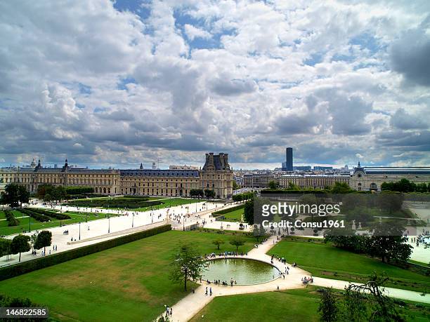 tuileries's gardens - louvre paris stock pictures, royalty-free photos & images