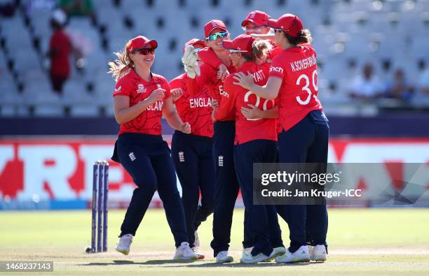 Players of England celebrates the wicket of Sadaf Shamas of Pakistan during the ICC Women's T20 World Cup group B match between England and Pakistan...