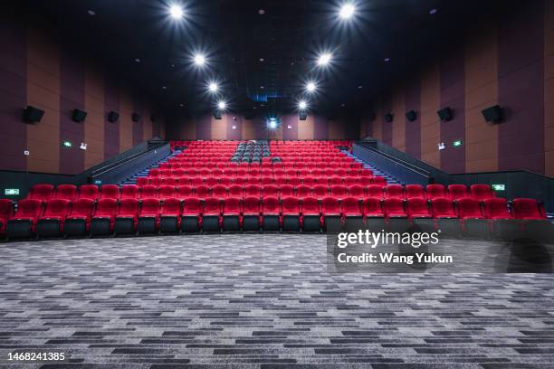 empty cinema screening hall - the performance screening stockfoto's en -beelden