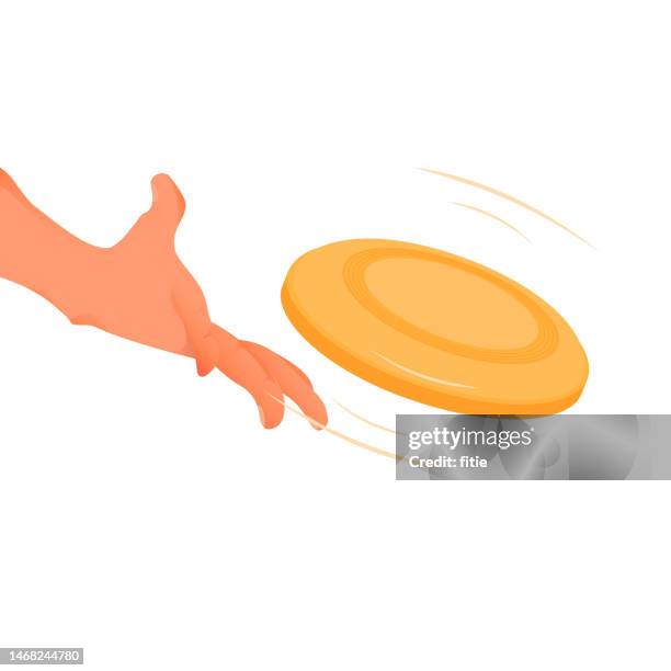 ilustraciones, imágenes clip art, dibujos animados e iconos de stock de mano sosteniendo frisbee afuera. desollando frisbee al aire libre sobre fondo blanco - frisbee
