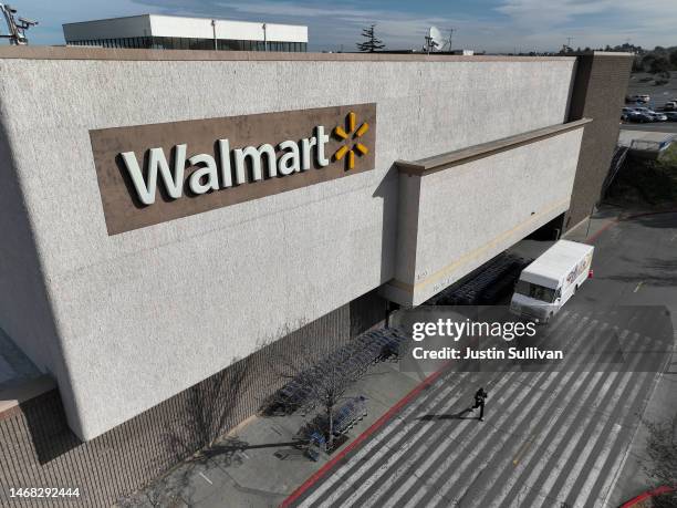 Walmart Front Walmart Storefront Photos and Premium High Res Pictures - Getty Images