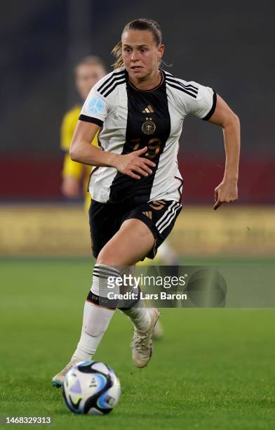 Klara Bühl of Germany runs with the ball during the Women's friendly match between Germany and Sweden at Schauinsland-Reisen-Arena on February 21,...