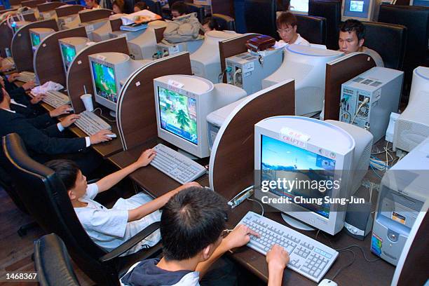 Korean Using Computer Korea Internet Games Photos and Premium High Res Pictures - Getty Images