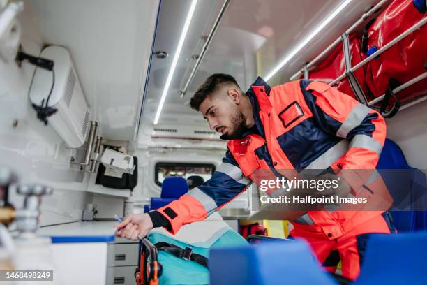 Paramedic Using Technology 39,552 Paramedic Using Device Stock Photos, High-Res Pictures, and ...
