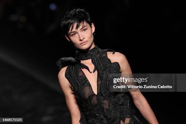 Grace Elizabeth walks the runway at the Alberta Ferretti fashion show during the Milan Fashion Week Womenswear Fall/Winter 2023/2024 on February 22,...