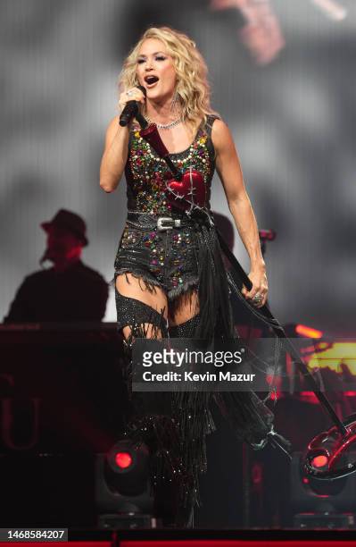 604 Carrie Underwood Tour Stock Photos, High-Res Pictures, and Images -  Getty Images