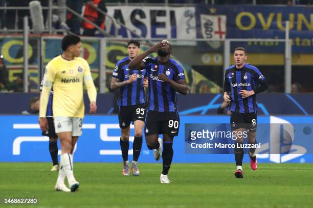 Romelu Lukaku of FC Internazionale celebrates after scoring the team's first goal during the UEFA Champions League round of 16 leg one match between...