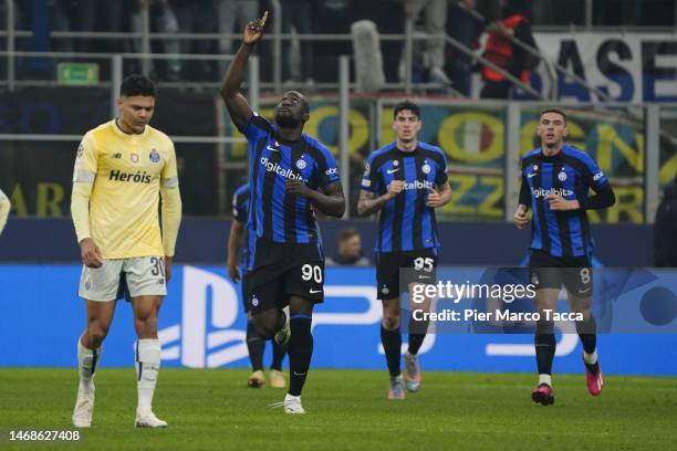 Romelu Lukaku of FC Internazionale celebrates his first goal during the UEFA Champions League round of 16 leg one match between FC Internazionale and...