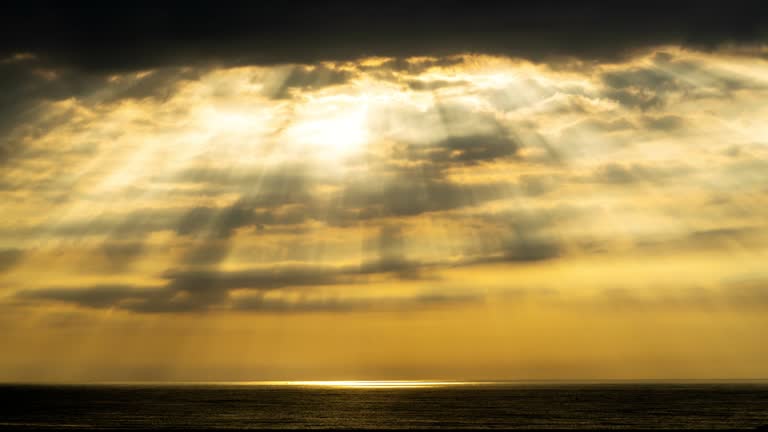 https://media.gettyimages.com/id/1468642739/video/light-beam-through-the-cloud-over-the-sea.jpg?b=1&s=640x640&k=20&c=Ak0tkRs3WVXHSX09q3ZplmR4FdaJc19IvM4HNPWC0iw=