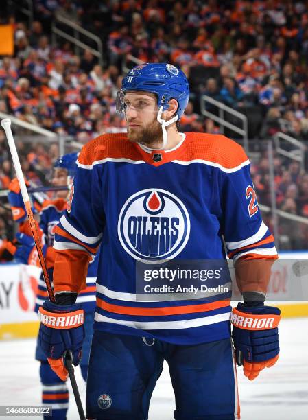 Leon Draisaitl of the Edmonton Oilers awaits a face-off during the game against the Philadelphia Flyers on February 21, 2023 at Rogers Place in...