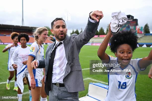 Panama head coach Ignacio Quintana celebrates with players during the 2023 FIFA World Cup Play Off Tournament match between Paraguay and Panama at...