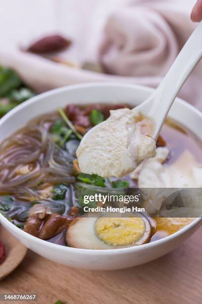 chinese delicacy bean flower vermicelli - 花粉 bildbanksfoton och bilder