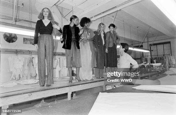 Designer Calvin Klein and models Janice Dickinson, Beverly Johnson, Alva Chinn and Patti Hansen