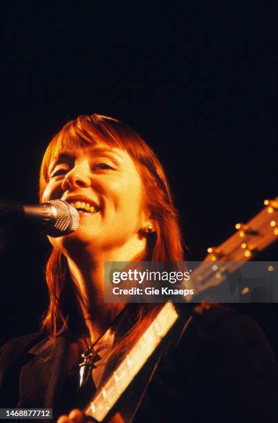 Suzanne Vega, Folkfestival Dranouter, Dranouter, Belgium, 4th August 2001.