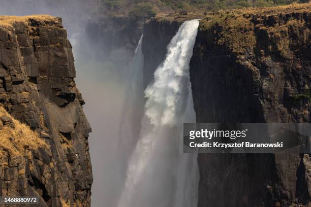 mighty victoria falls - zambezi river stock pictures, royalty-free photos & images
