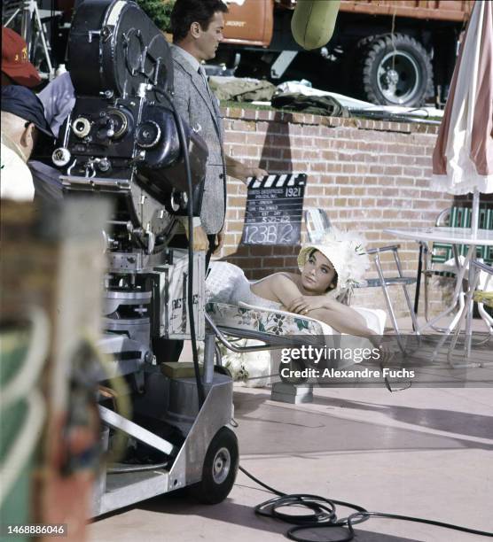Actor Tony Curtis and actress Suzanne Pleshette on the set of "40 Pounds of Trouble" at the Disneyland Resort in Anaheim, California, in 1962