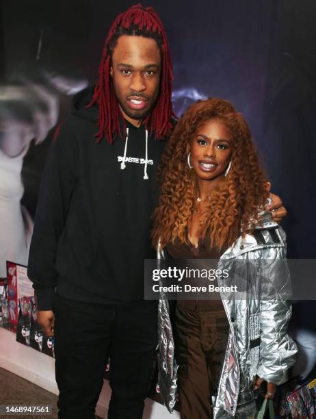 Launt 5 Rapper Avelino (Rapper) Photos and Premium High Res Pictures - Getty Images