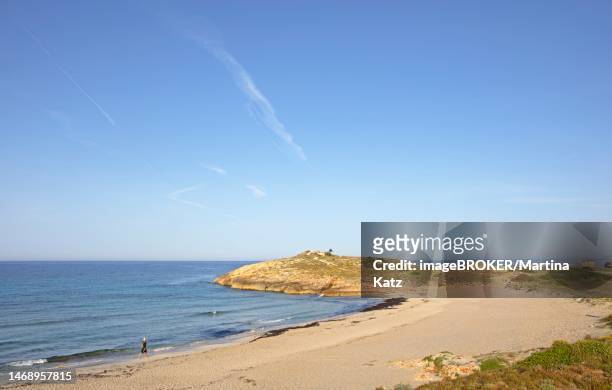 headland at san bou beach, cami de cavalls, menorca, balearic islands, spain - cavalls stock pictures, royalty-free photos & images