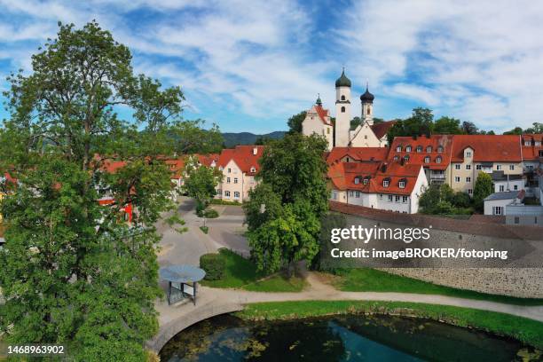 aerial view of isny im allgaeu with a view of the castle and the historic old town. isny im allgaeu, ravensburg, tuebingen, baden-wuerttemberg, germany - allgau stock pictures, royalty-free photos & images