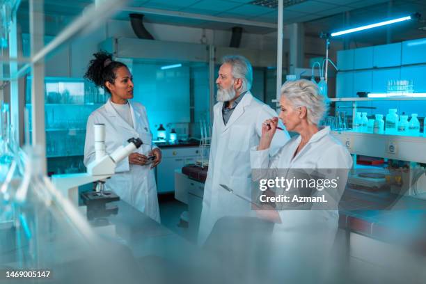 547 Medical Student Microscope Stock Photos, High-Res Pictures, and ...