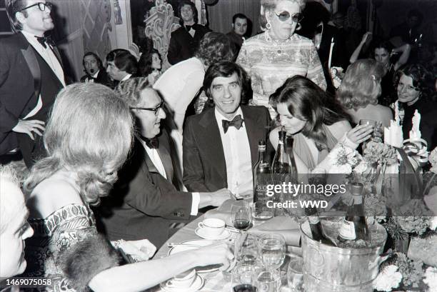Inuring 157 Raquel Welch 1972 Photos & High Res Pictures - Getty Images