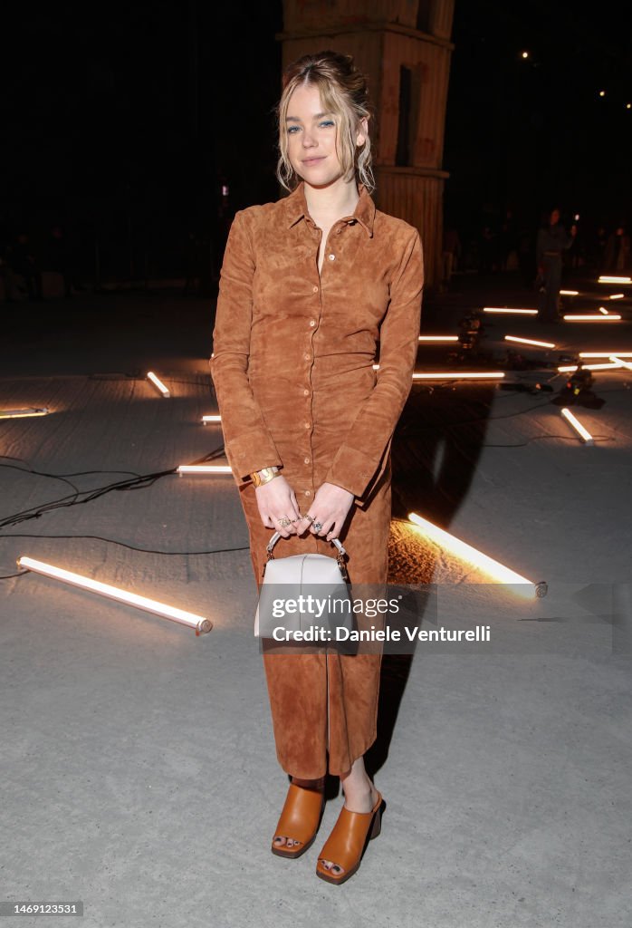 milly-alcock-is-seen-on-the-front-row-of-the-tods-fashion-show-during-the-milan-fashion-week.jpg