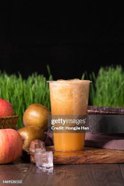 summer ice drink fruit juice. - 森林 - fotografias e filmes do acervo