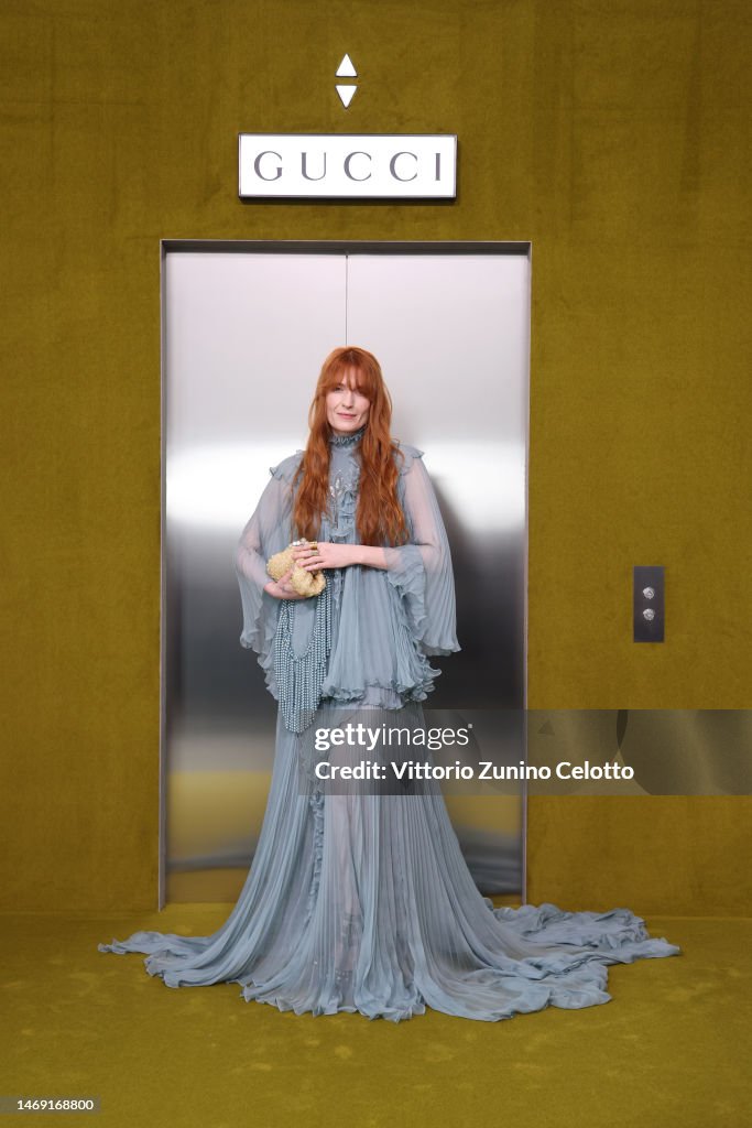 florence-welch-arrives-at-the-gucci-show-during-milan-fashion-week-fall-winter-2023-24-on.jpg