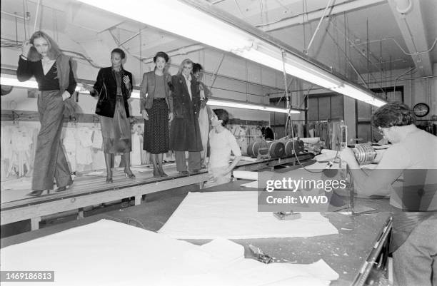 Designer Calvin Klein and models Janice Dickinson, Beverly Johnson, Alva Chinn and Patti Hansen