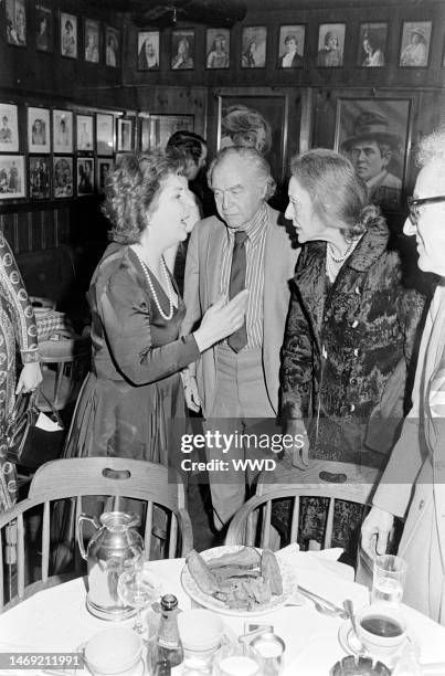 Maureen Stapleton attends a farewell party for outgoing New York City Mayor John Lindsay at Gallagher's in Manhattan on December 26, 1973.