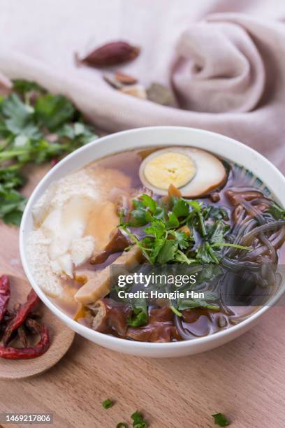 chinese delicacy bean flower vermicelli - 花粉 bildbanksfoton och bilder