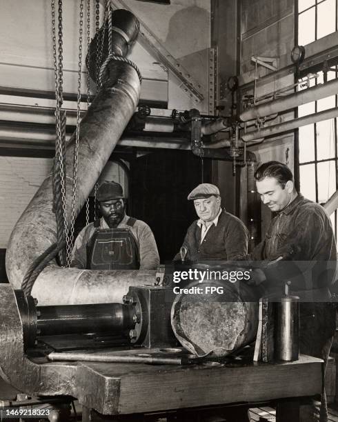 Black Worker Factory Photos and Premium High Res Pictures - Getty Images