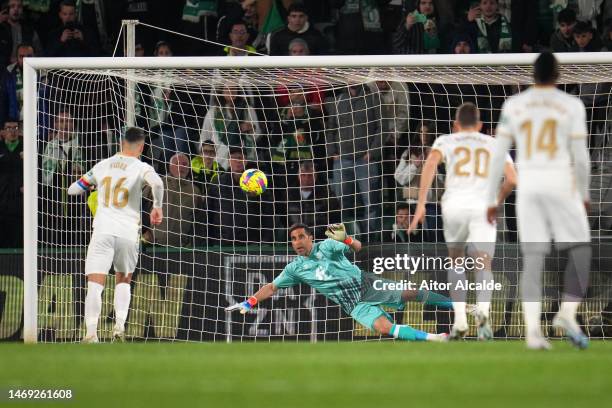 Fidel of Elche CF scores the team's first goal past Claudio Bravo of Real Betis from a penalty kick during the LaLiga Santander match between Elche...