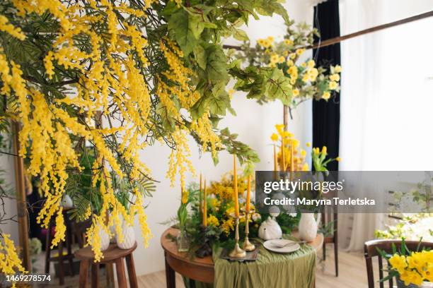 Mimosa Table Setting Photos and Premium High Res Pictures - Getty Images