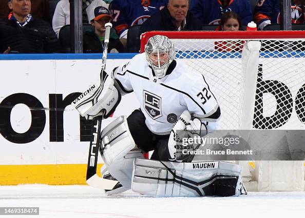 Los Angeles Kings v New York Islanders Los Angeles Kings v New York Islanders