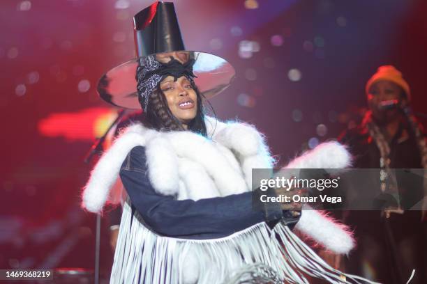 Badu Singer Erica Badu Photos and Premium High Res Pictures - Getty Images